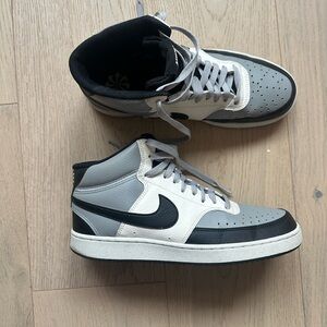 Nike Men's Black and Gray Sneakers